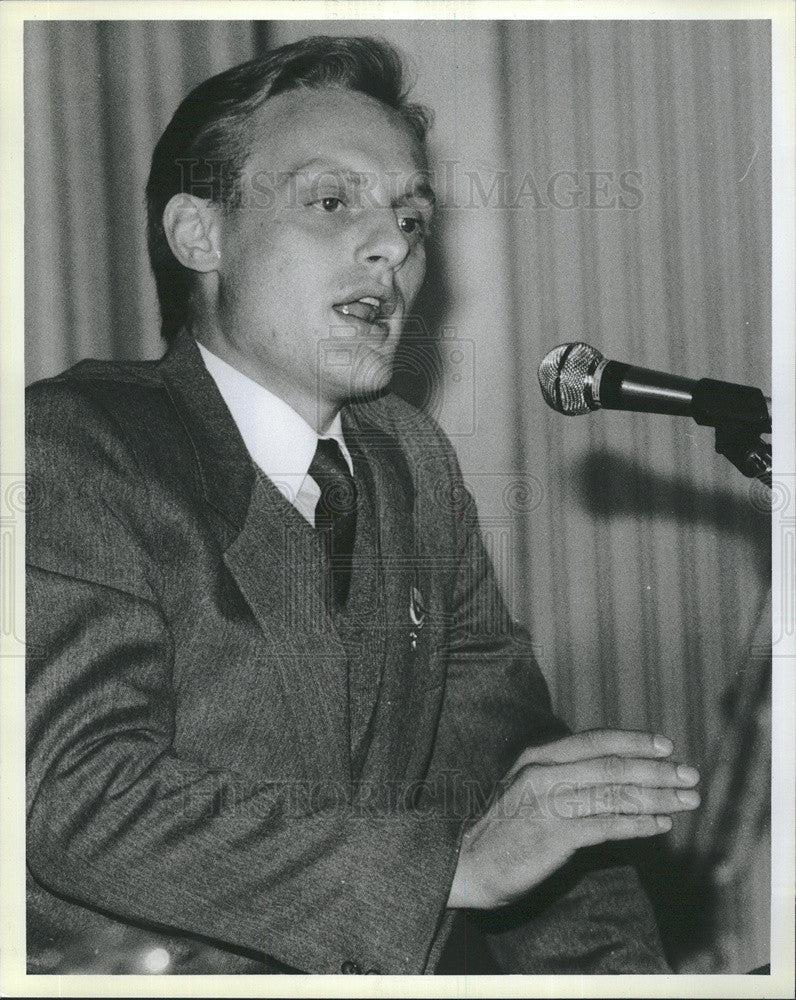 1984 Press Photo Theodore Mondale speaks - Historic Images