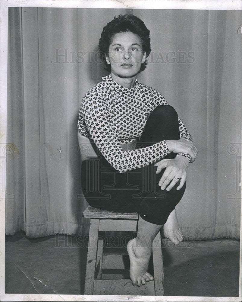 1958 Press Photo Bonnie Prudden of Institute for Physical Fitness - Historic Images