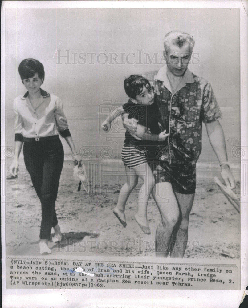 1963 Press Photo Shah of Iran and Queen Farah, Prince Reza at Caspian Sea Resort - Historic Images