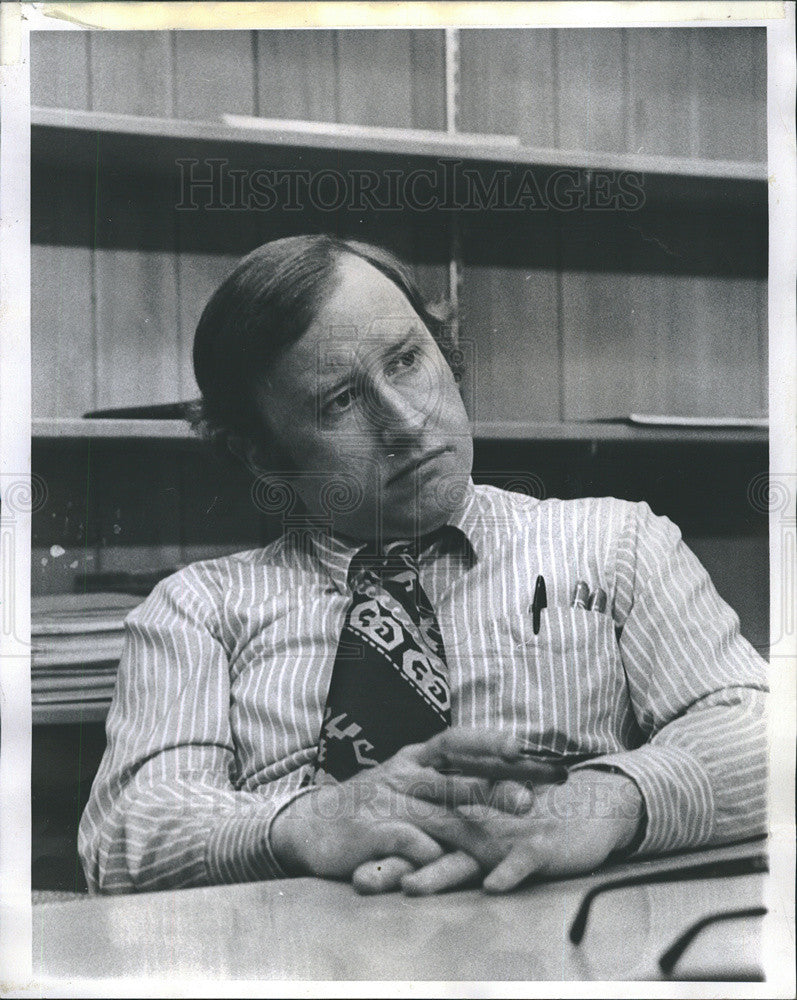 1976 Press Photo Theodore Proud Cermak Memorial Hospital Chicago Administrator - Historic Images