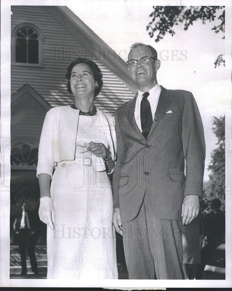 1961 Press Photo Dr and Mrs Frederick Preston Little Home church by Wayside - Historic Images