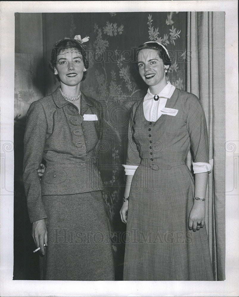 1954 Press Photo Attractive alumnae Mrs Frederick Preson Mrs Gordon Ware - Historic Images