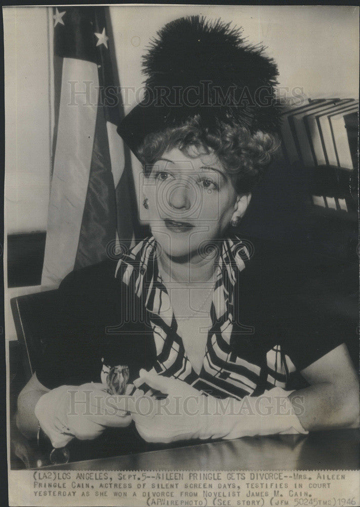 1946 Press Photo Mrs. Aileen Pringle Cain testifies during her divorce hearing. - Historic Images