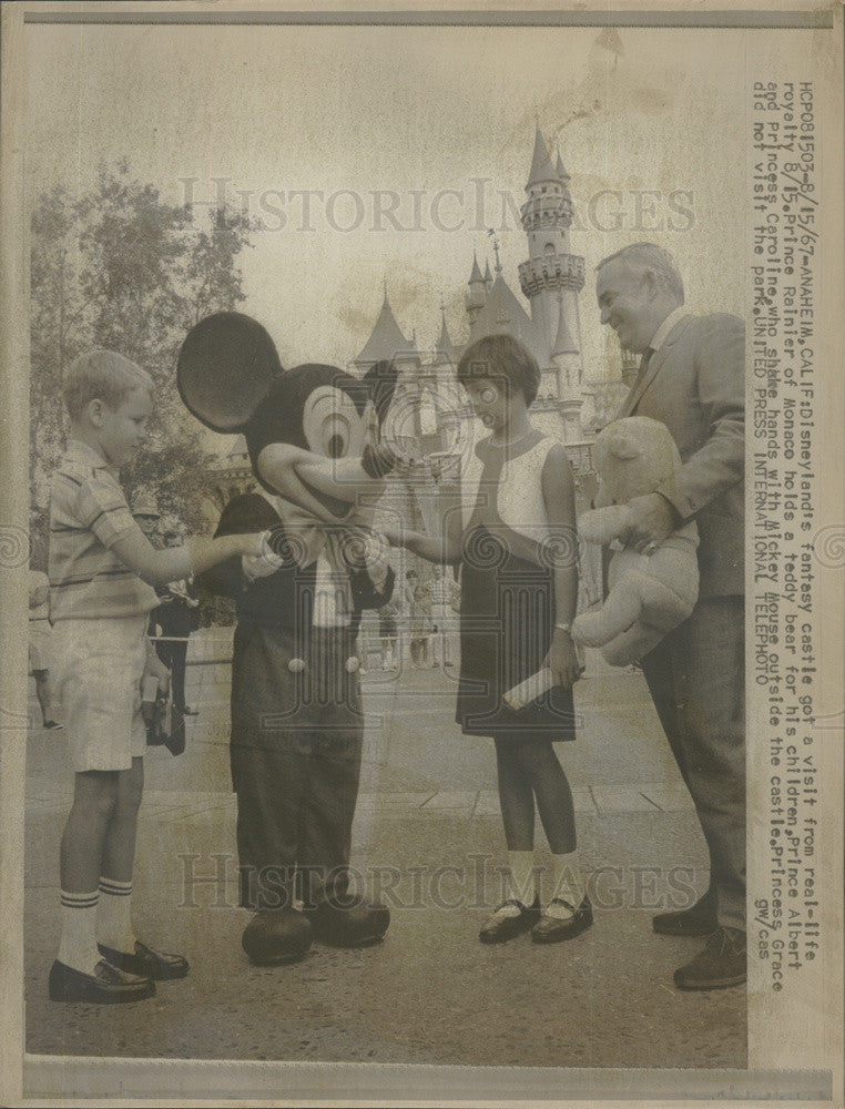 1967 Press Photo Prince Rainier of Monaco with Prince Albert and Princess Caroli - Historic Images