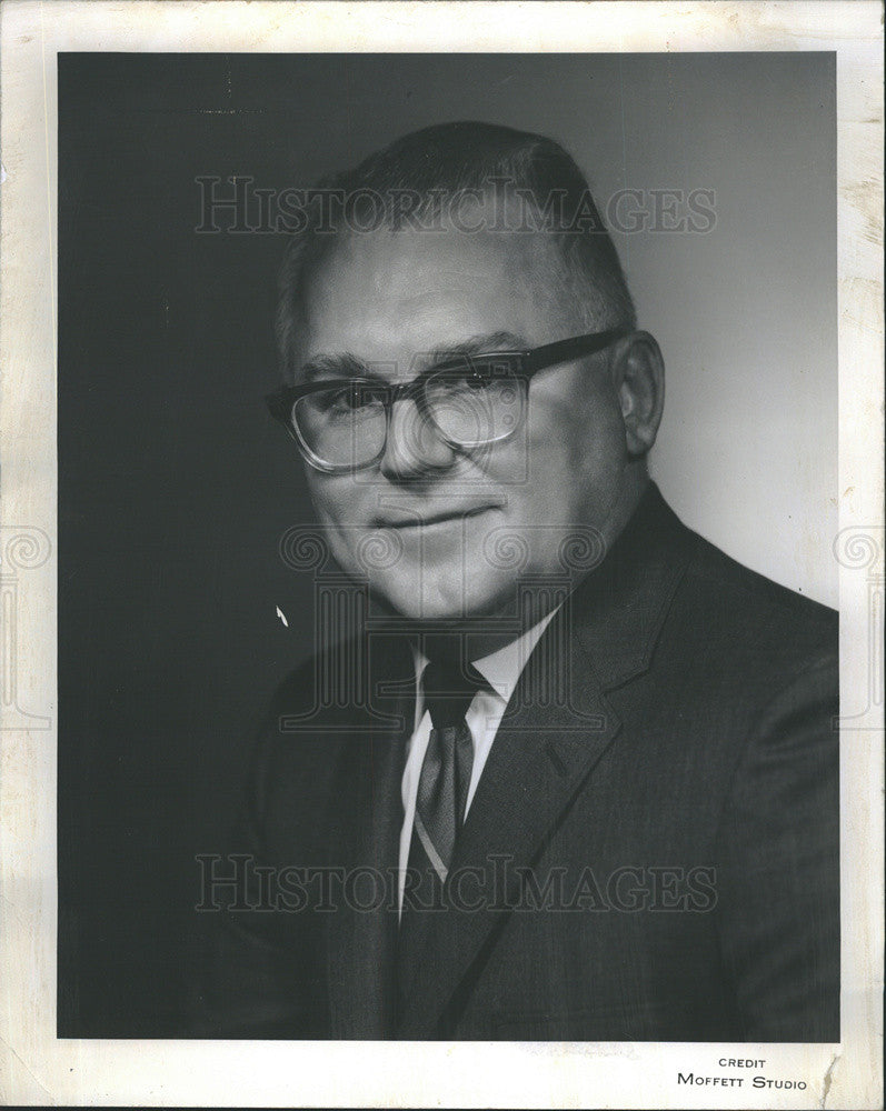 1966 Press Photo Edwin C. Prouty Jr. Vice President Finance Technical Publishing - Historic Images