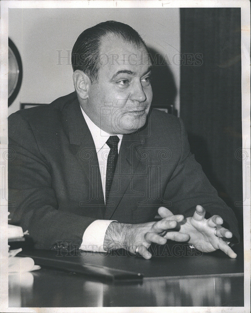 1967 Press Photo Larry S. Provo, President of Chicago and North Western Ry. - Historic Images