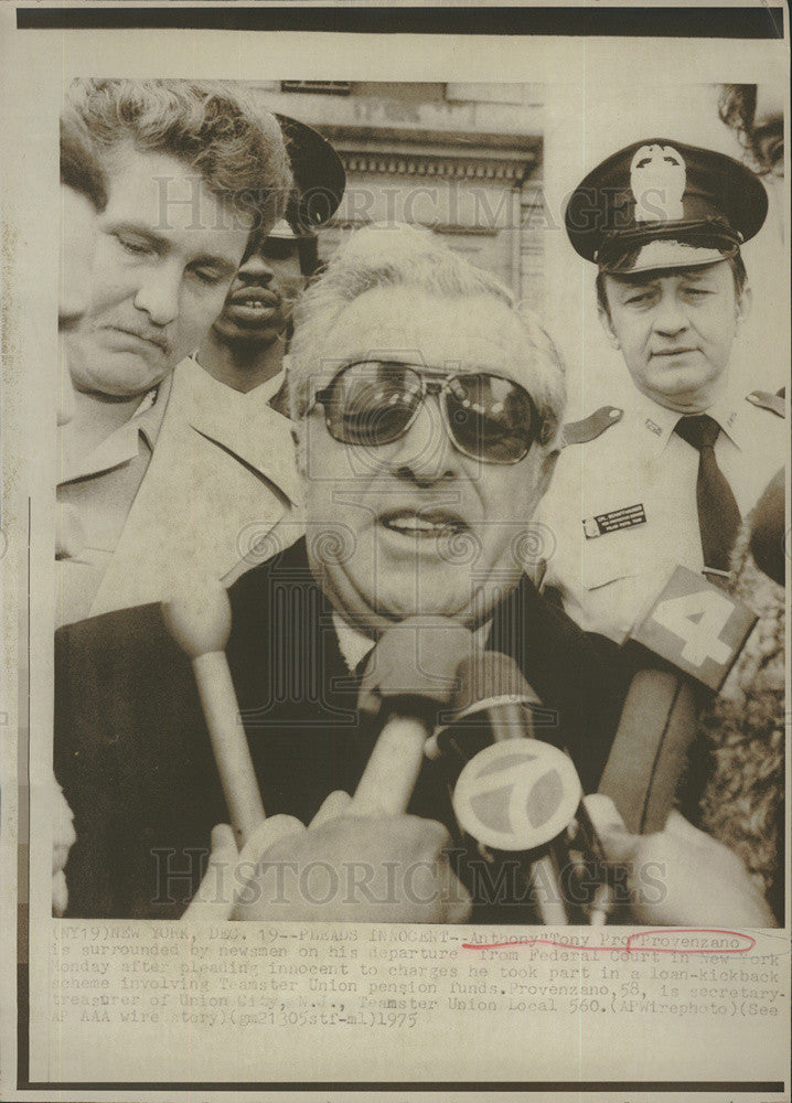 1975 Press Photo Anthony Provenzano departs from Federal Court in New York - Historic Images