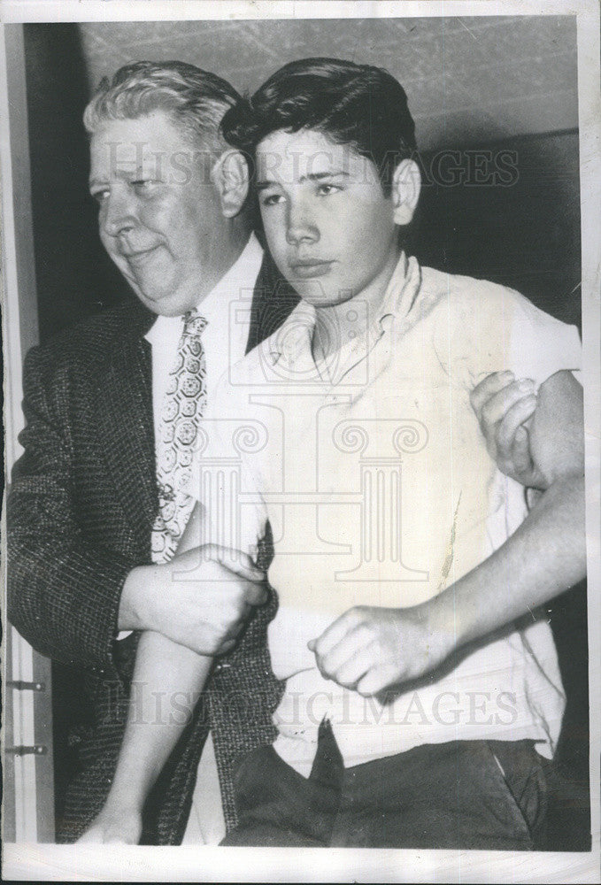 1956 Press Photo Accused Killer Billy Ray Preevatte Taken From Police Station - Historic Images