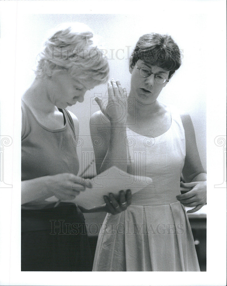 Press Photo Mariann Mayberry and Mary Zimmerman practicing for The Odyssey - Historic Images