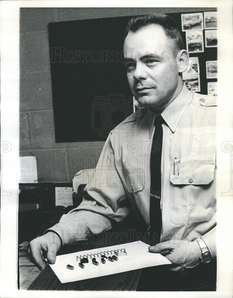 1963 Press Photo of Arlie Padem Northbrook Patrolman. - Historic Images