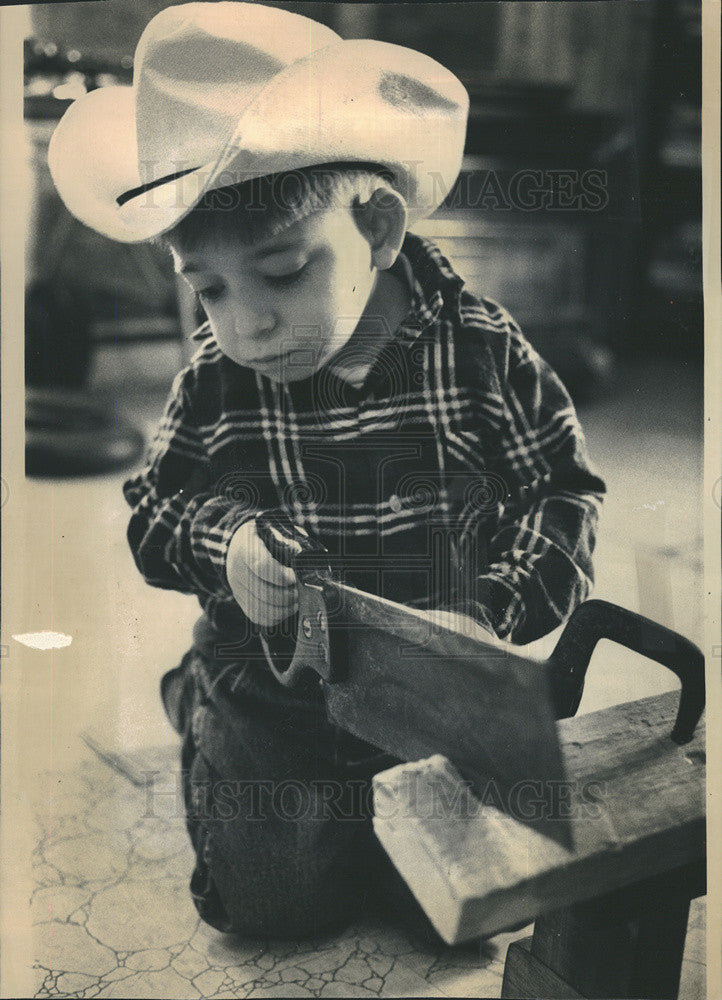 1988 Press Photo Chronically Ill Child Mico Padilla Playing With Carpentry Set - Historic Images