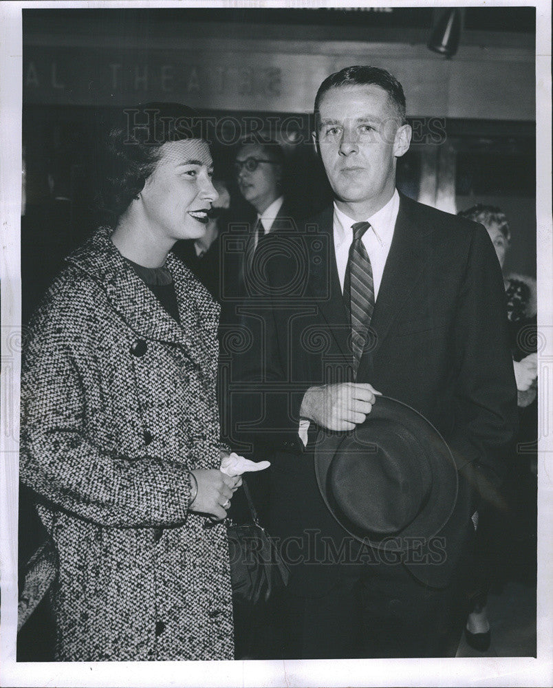 1958 Press Photo Socialites Patty O&#39;Riley Thomas Graham Benefit Theater - Historic Images