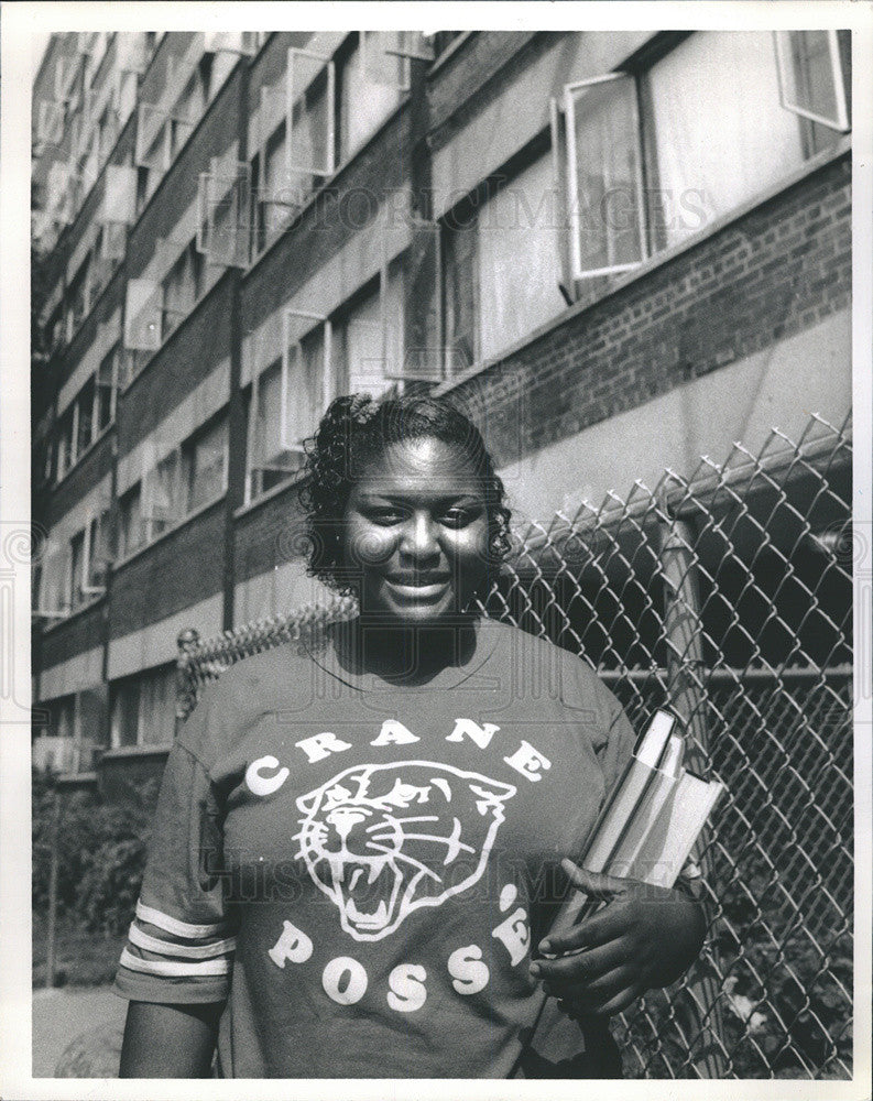 1989 Press Photo Lasandra Orr crane graduating High school after having two - Historic Images