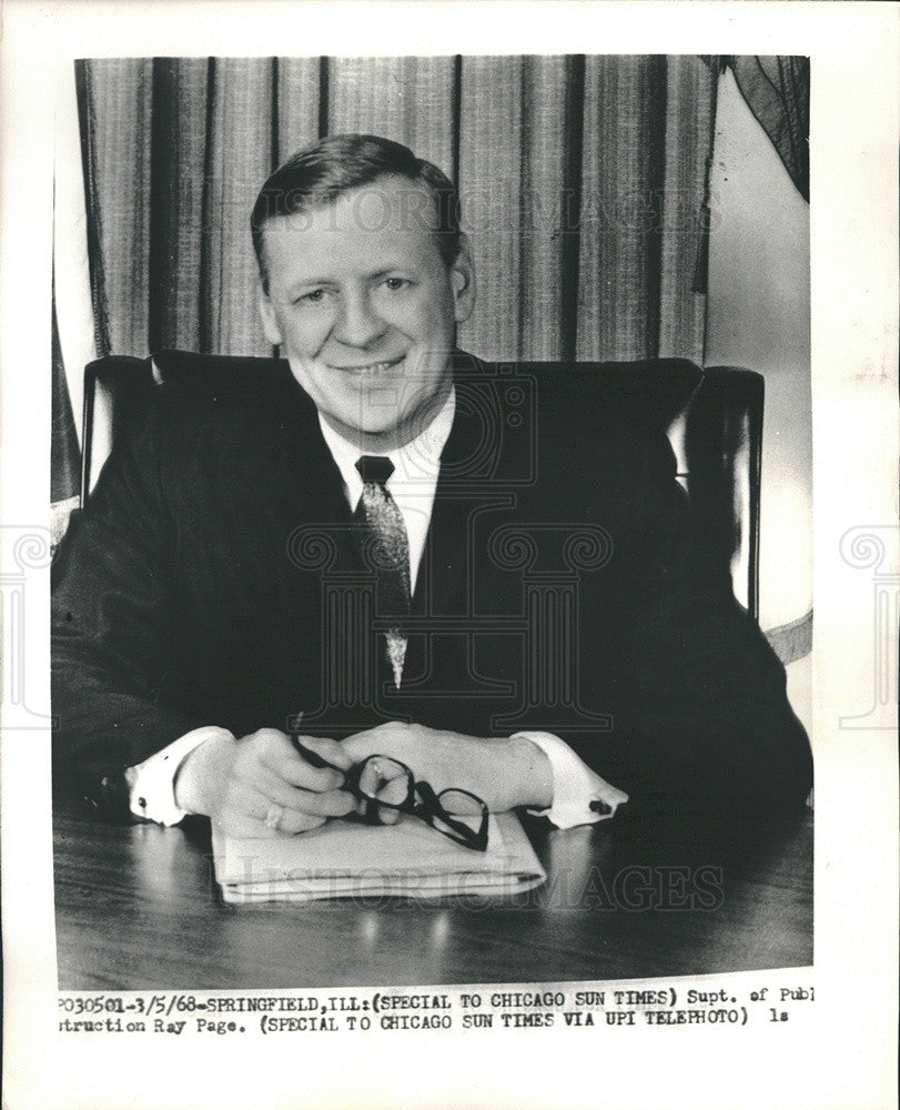 1968 Press Photo Superintendent Public Instruction Ray Page Springfield Illinois - Historic Images