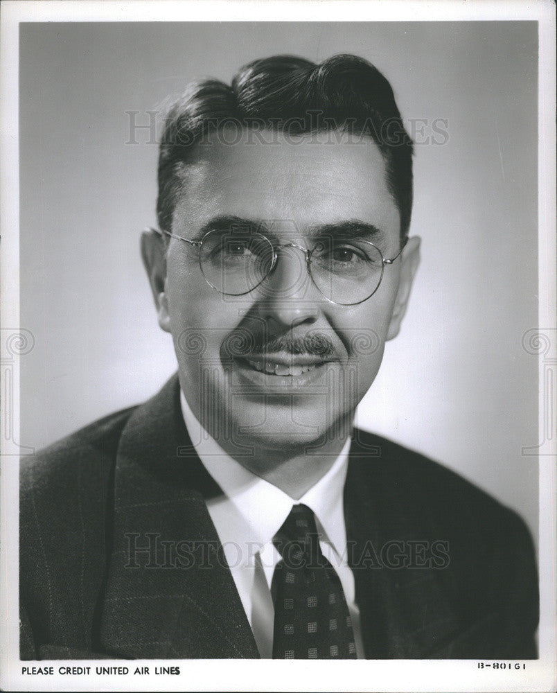 1957 Press Photo United Air Lines Executive Hal Nourse Portrait - Historic Images