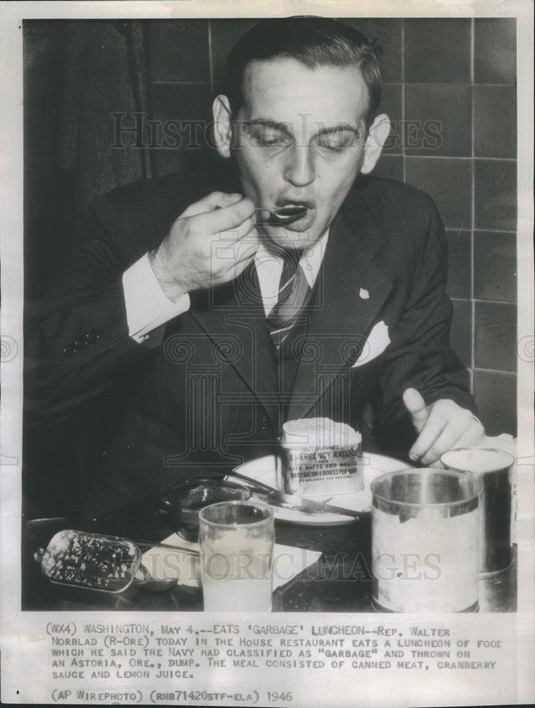 1957 Press Photo Representative Walter Norblad Oregon House Restaurant Navy Meal - Historic Images