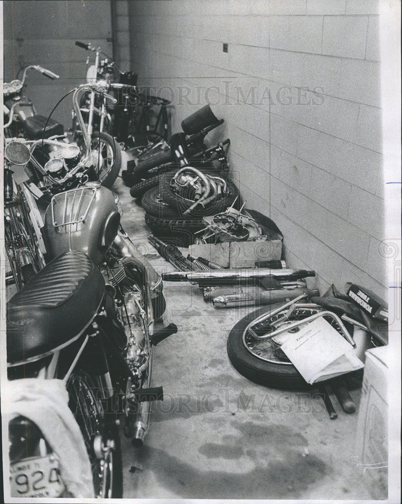 1971 Press Photo Berwyn Police Department Recoverd Motorcycles Parts Norek Case - Historic Images