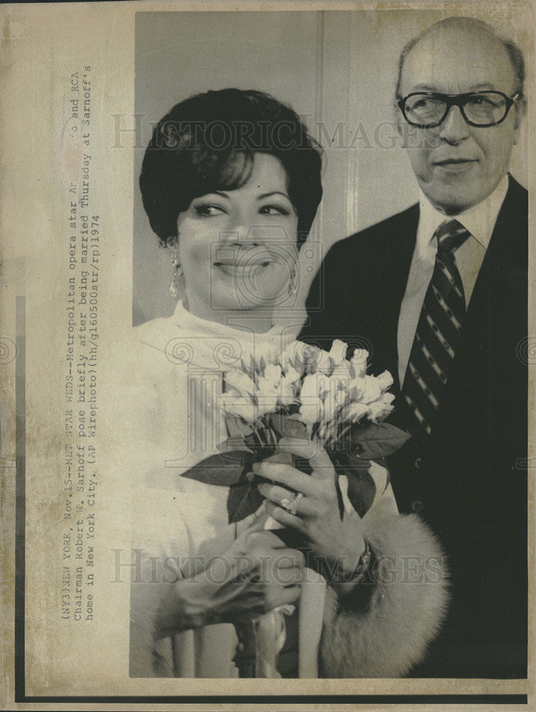 1974 Press Photo Anna Moffo and RCA Chairman Robert W. Sarnof wed. - Historic Images