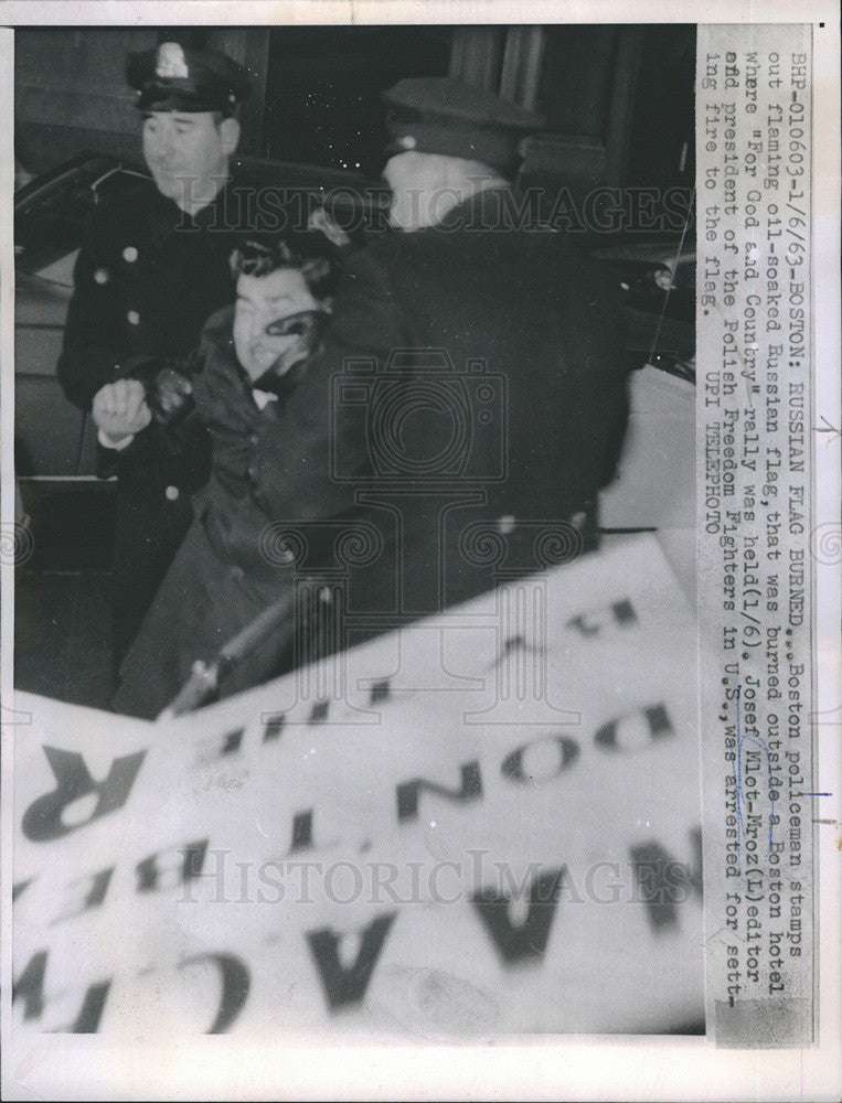 1963 Press Photo Russian flag burned at &quot;Ford God and Country&quot; rally - Historic Images