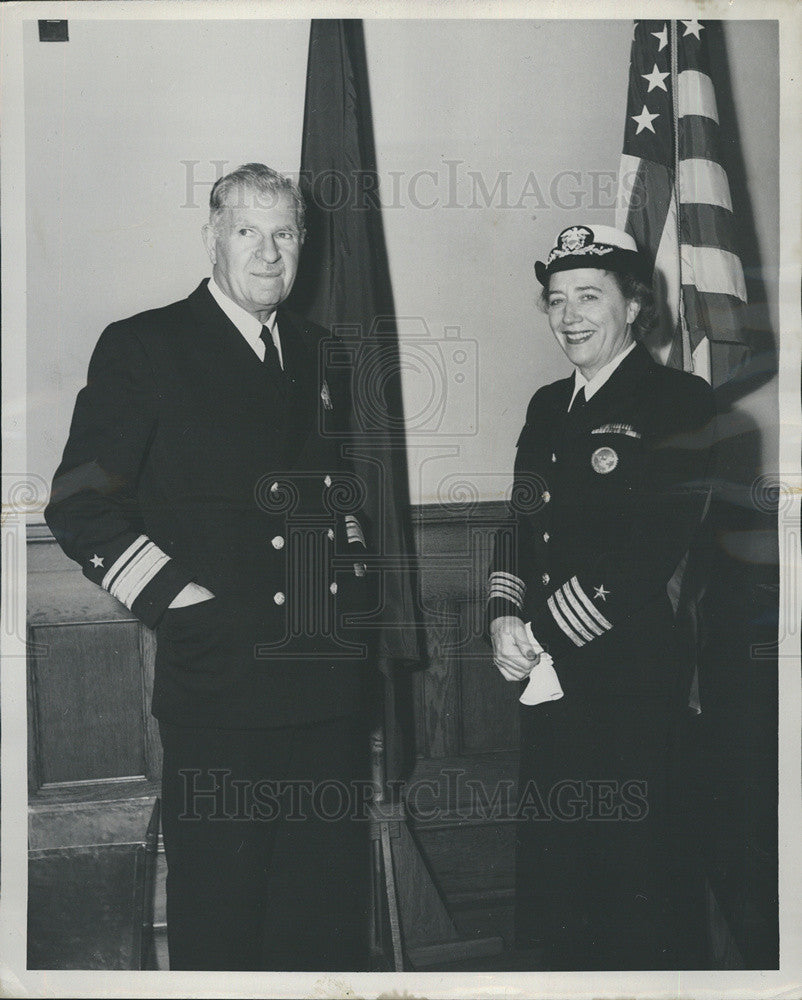 1959 Press Photo Captain Winifred E. Quick &amp; John M. Higgins Great Lakes Naval - Historic Images