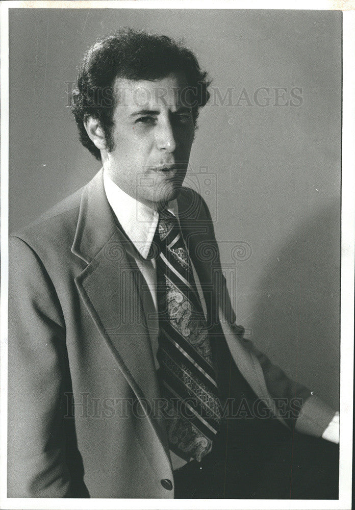 1977 Press Photo Pat Quinn/Political Activist - Historic Images