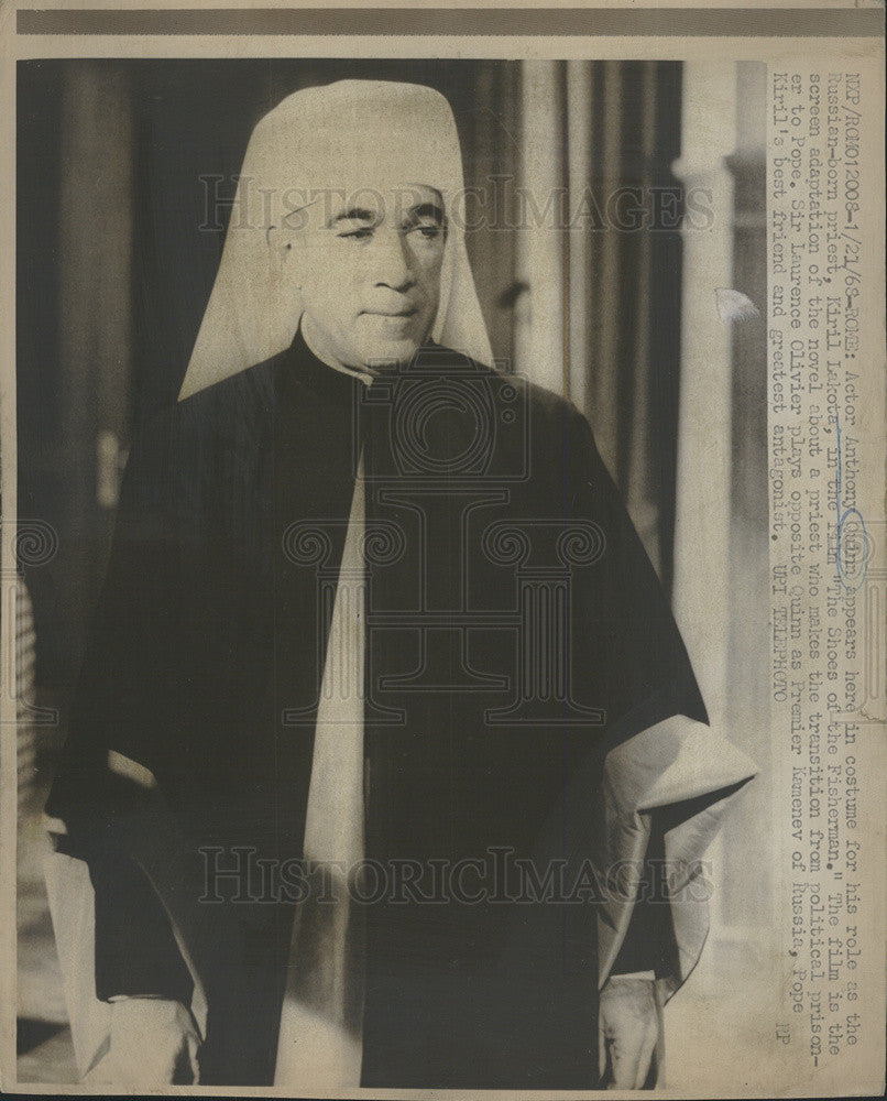 1968 Press Photo Actor Anthony Quinn &quot;Shoes of the Fisherman&quot; Priest Costume - Historic Images