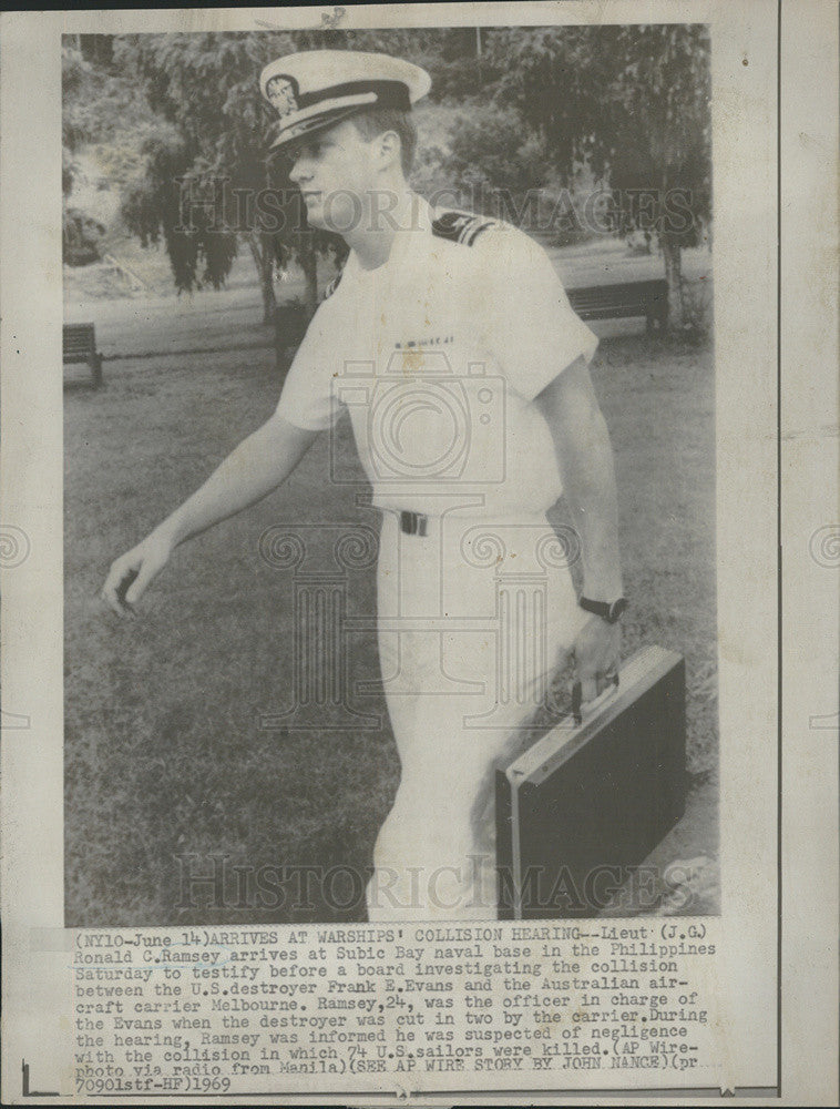 1969 Press Photo Lieut. Ronald C. Ramsey arriving Subic Bay naval base in - Historic Images