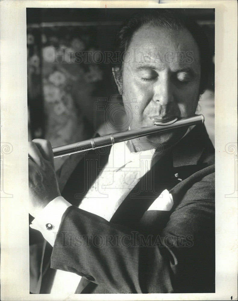 1977 Press Photo Flutist Jean-Pierre Rampal French Influential Classical Flute - Historic Images