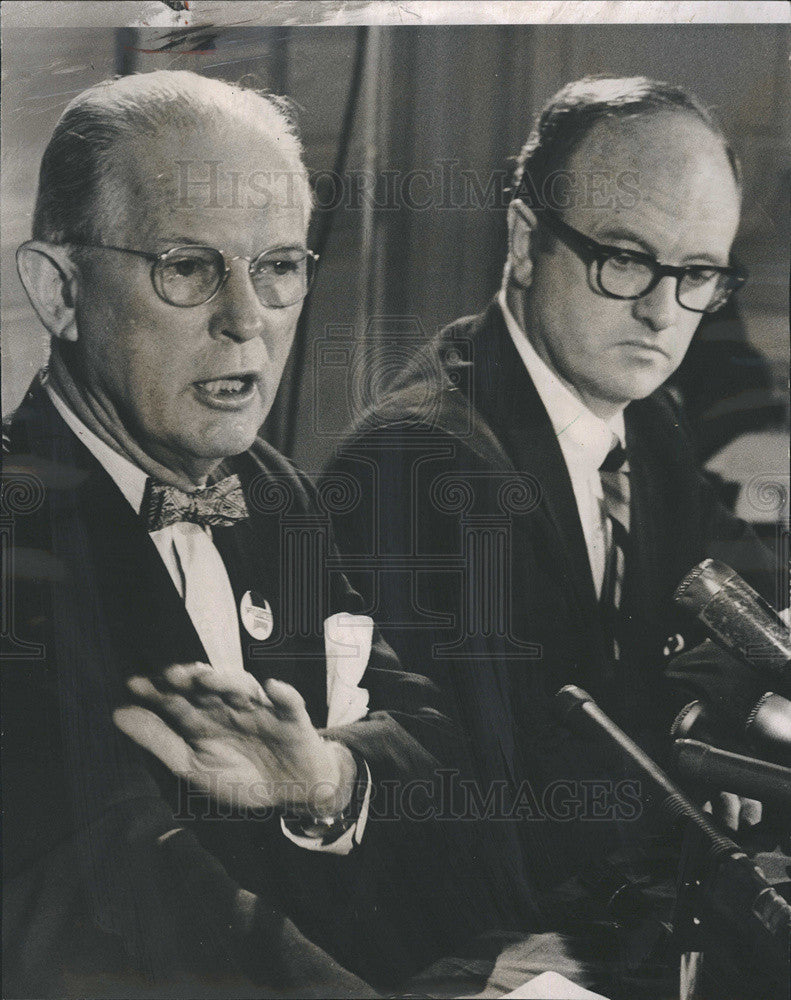 1968 Press Photo Stephen A. Mitchell &amp; Martin Gleason At Press Conference - Historic Images