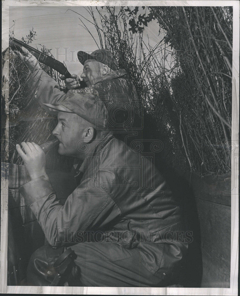 1963 Press Photo Jim Mitchell Outdoor Writer bird calling - Historic Images