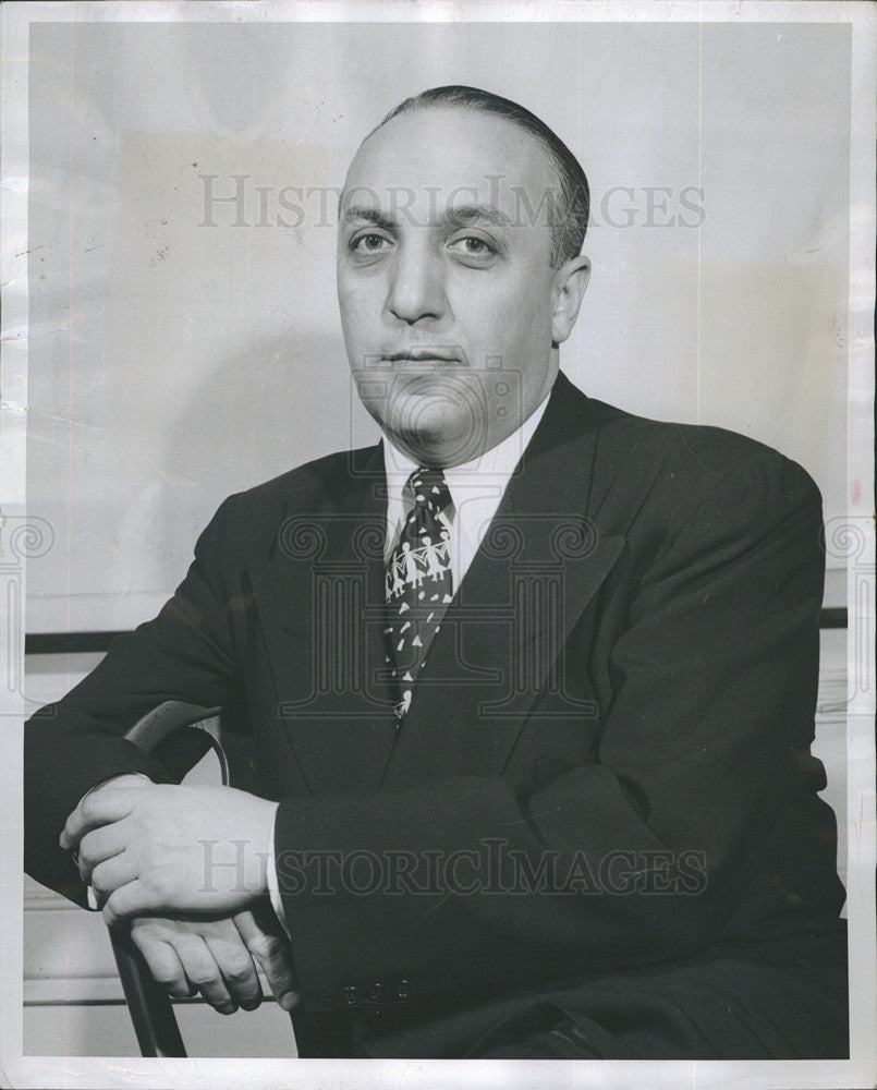 1950 Press Photo of Sydnet J. Natkin, Manage of Goldblatt&#39;s State St. Store. - Historic Images