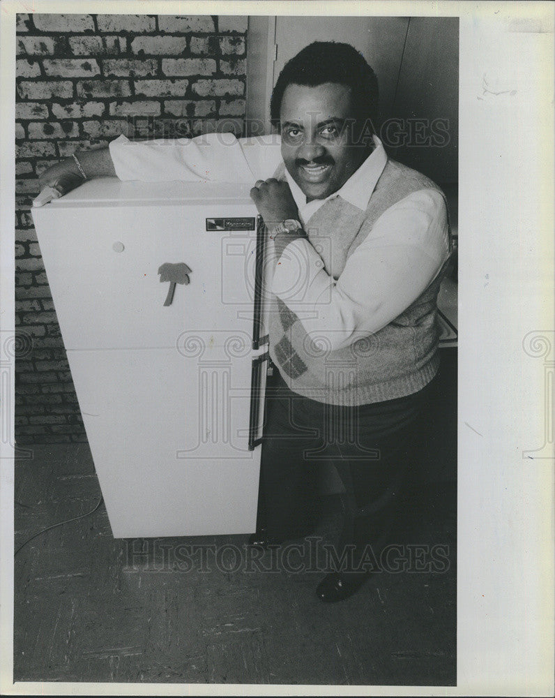 1985 Press Photo Ken Earl on Refrigerator Business - Historic Images