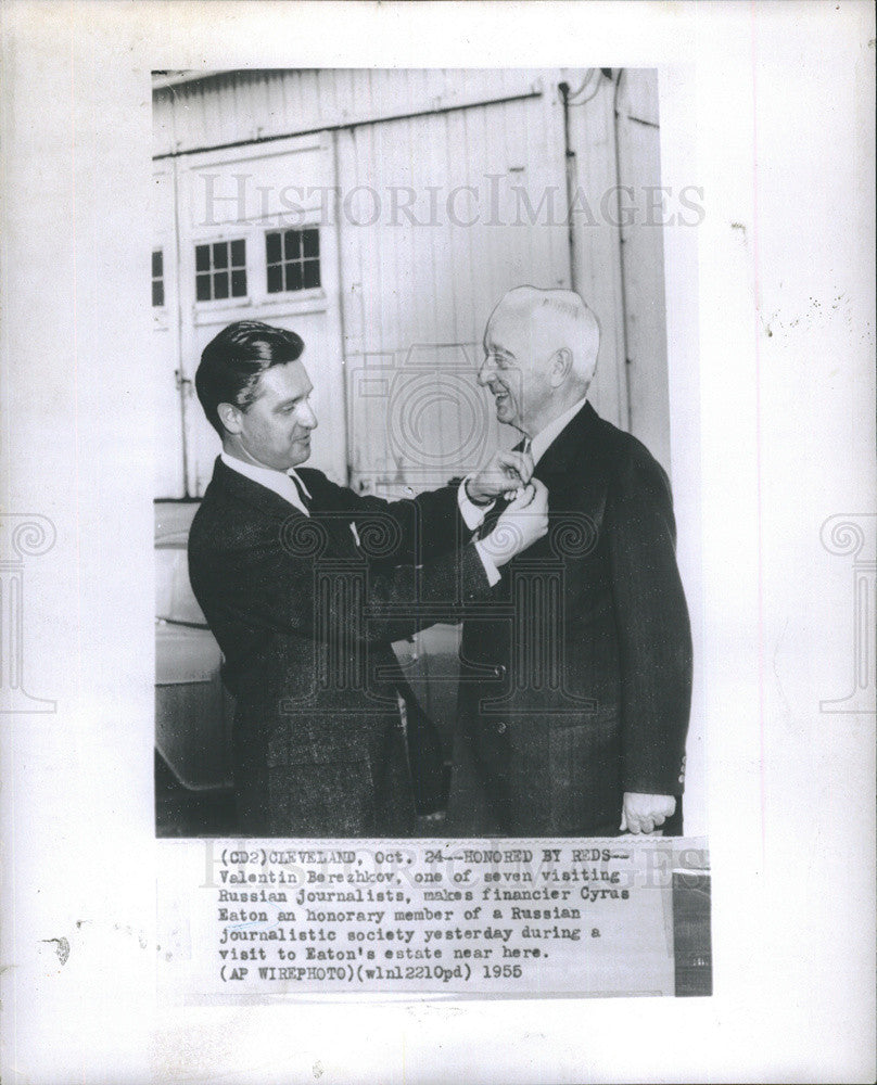 1955 Press Photo Cyrus Eaton becomes honorary member of Russian journalistic soc - Historic Images