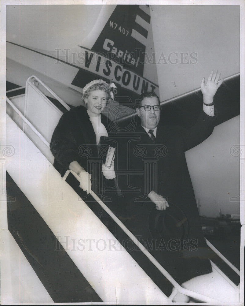1956 Press Photo Israel Ambassador Abba Eban and his Wife arriving in Chicago - Historic Images