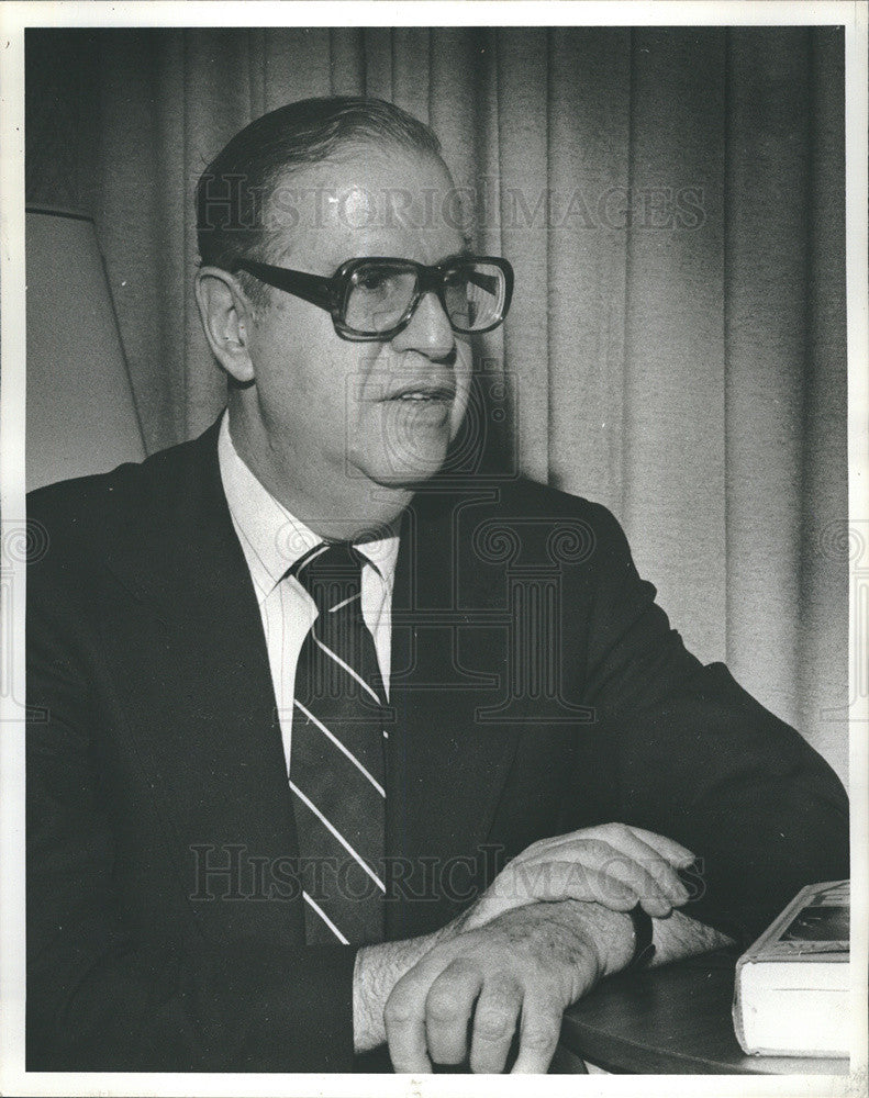 1977 Press Photo Israel&#39;s Member of Parliament Abba Eban - Historic Images