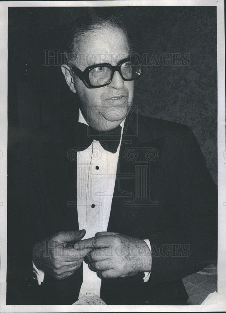 1976 Press Photo Former Foreign Minister of Israel Abba Eban prior to speaking - Historic Images