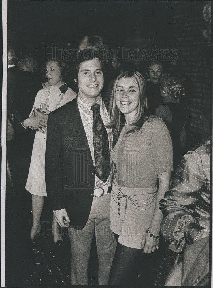 1971 Press Photo Model and Law Student Anthony E. Eben and Ms. Suzy Carrell - Historic Images