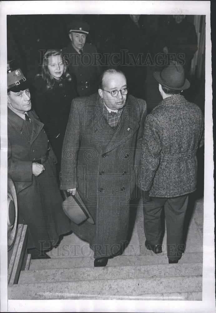 1948 Press Photo Russian Appointee Fritz Ebert enters Magistrates Building - Historic Images