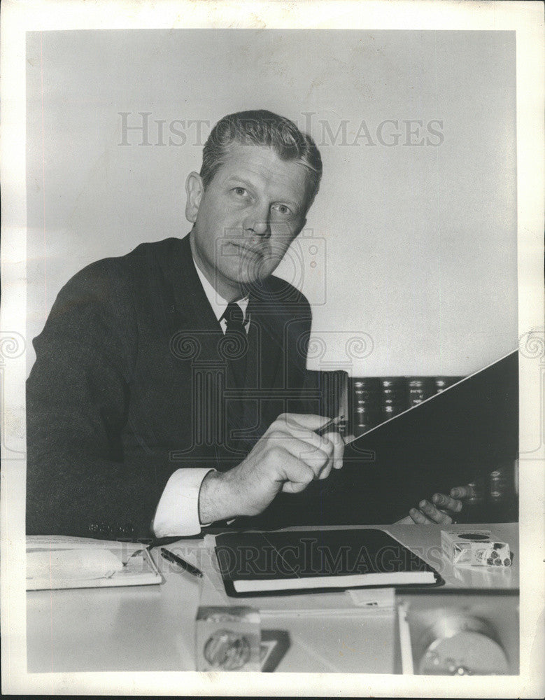 1963 Press Photo of Ralph Erkerstorm. President of Unimark Co. - Historic Images