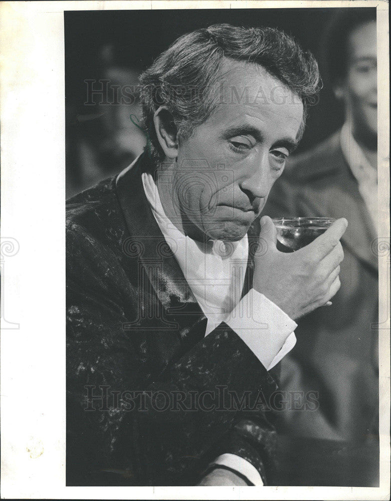 1970 Press Photo Comedian Pat Paulsen Dressed Like Hugh Hefner Playboy - Historic Images