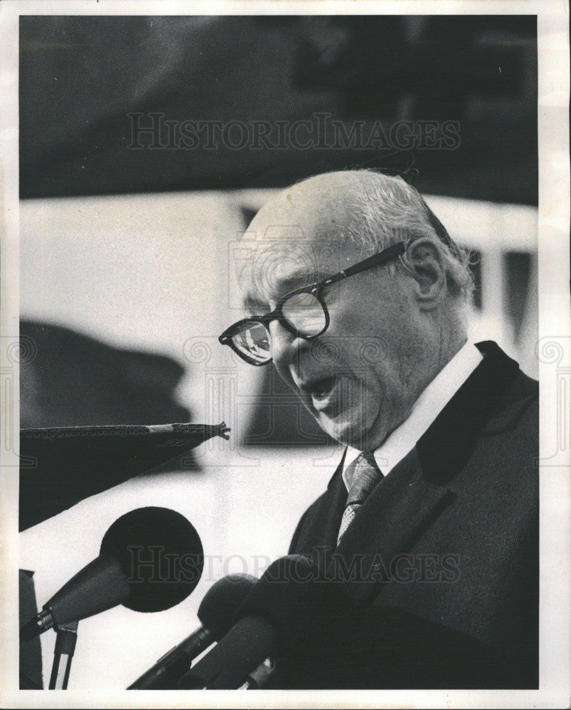 1974 Press Photo Atomic Energy Joint Committee Chairman Melvin Price Speaking - Historic Images