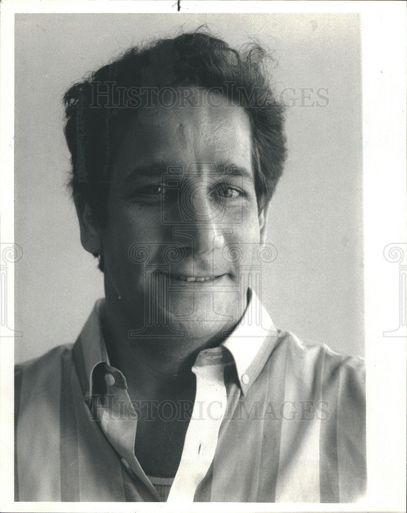 1987 Press Photo Mystery And Crime Writer Eugene Izzi - Historic Images