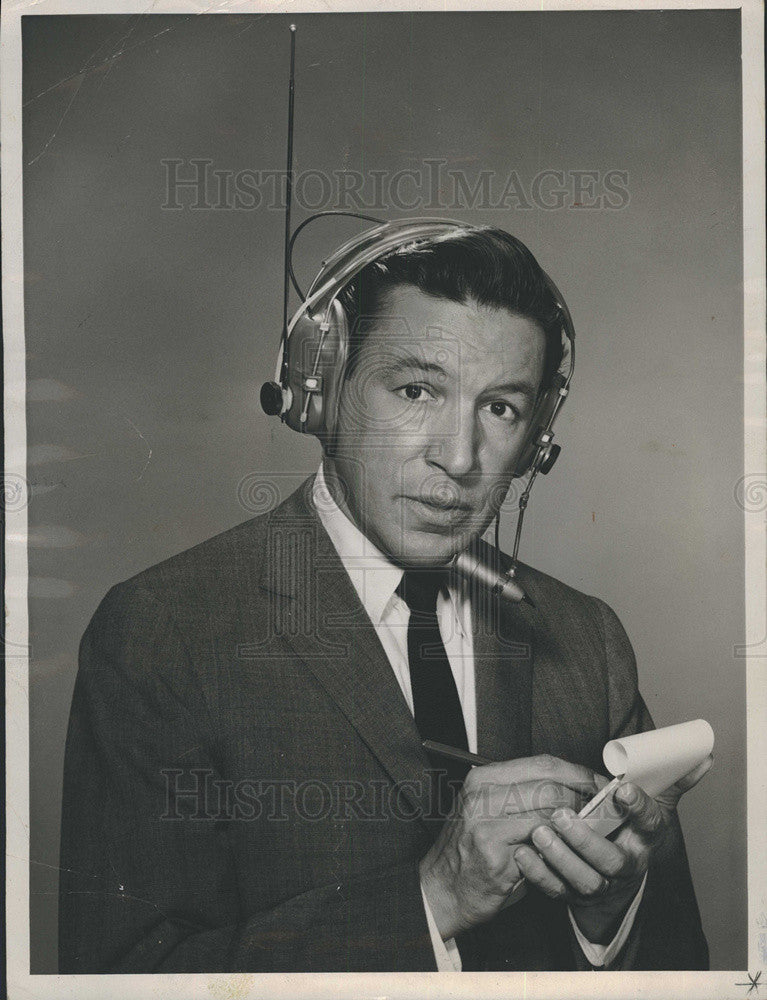 1970 Press Photo of Mike Wallace, CBS Correspondent. - Historic Images