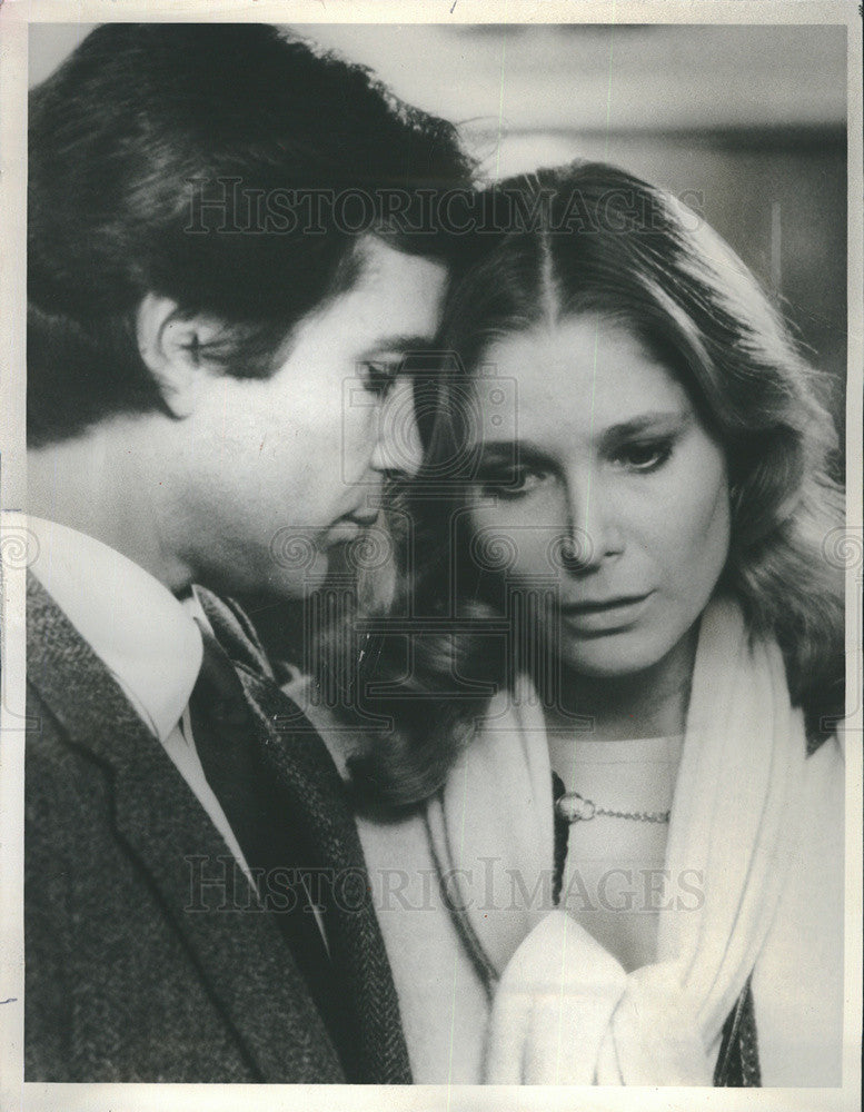 1983 Press Photo Running Out FIlm Actors Deborah Raffin Tony Bill Close Scene - Historic Images