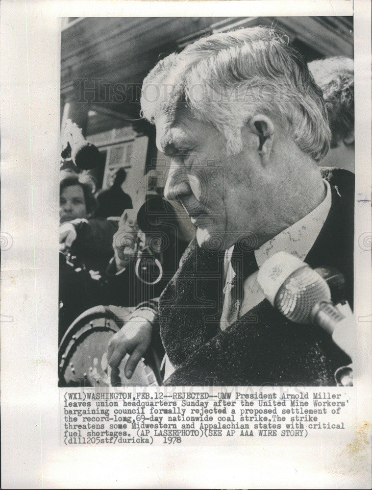 1978 Press Photo United Mine Workers President Arnold Miller Leaves Headquarters - Historic Images