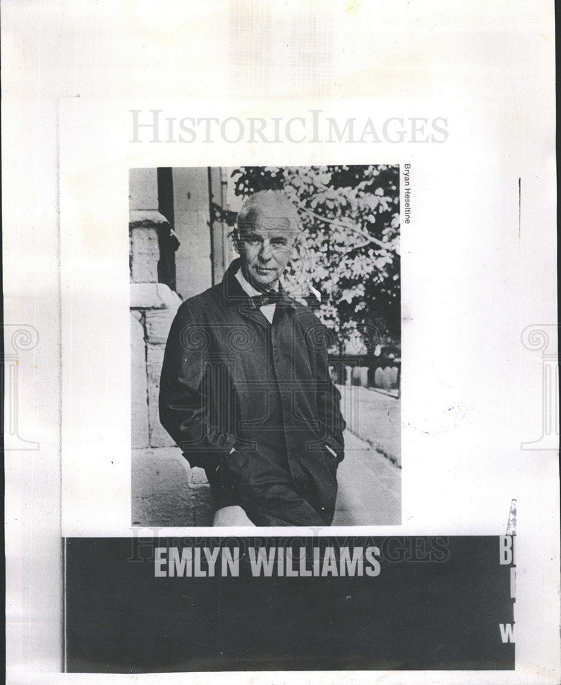 1968 Press Photo Welsh actor Emlyn Williams writes book &quot;Beyond Belief.&quot; - Historic Images