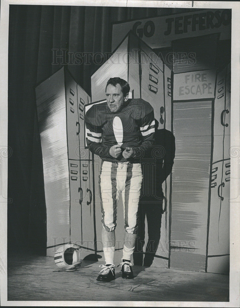 1965 Press Photo Actor Burgess Meredith Television Show &quot;Faculty Frolics&quot; - Historic Images