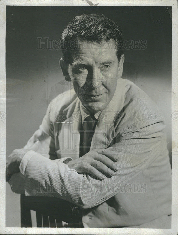 1955 Press Photo Actor Burgess Meredith Play &quot;The Remarkable Mr. Pennypacker&quot; - Historic Images