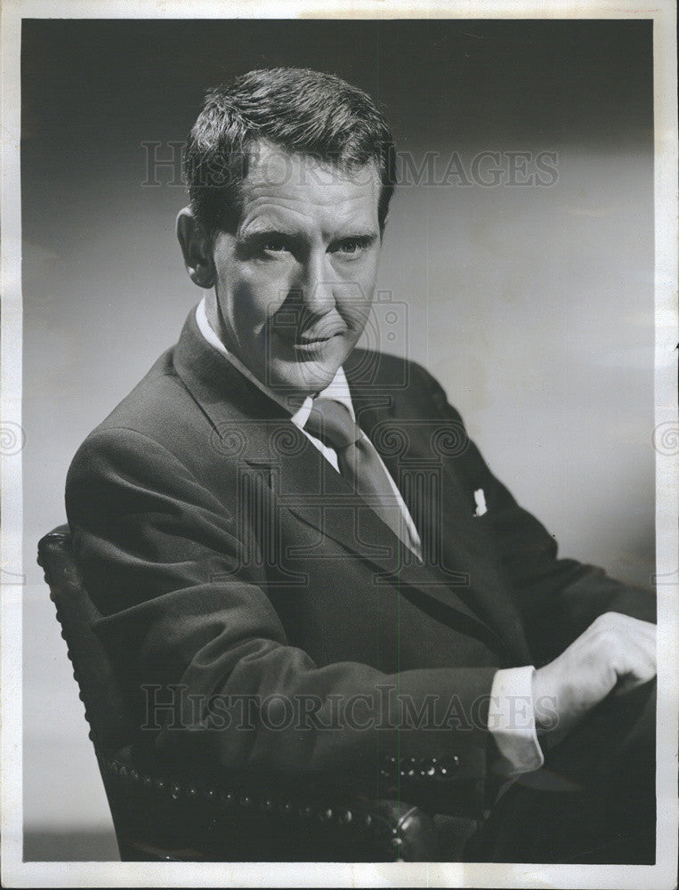 1955 Press Photo Burgess Meredith in &quot;The Teahouse of the August Moon&quot; - Historic Images