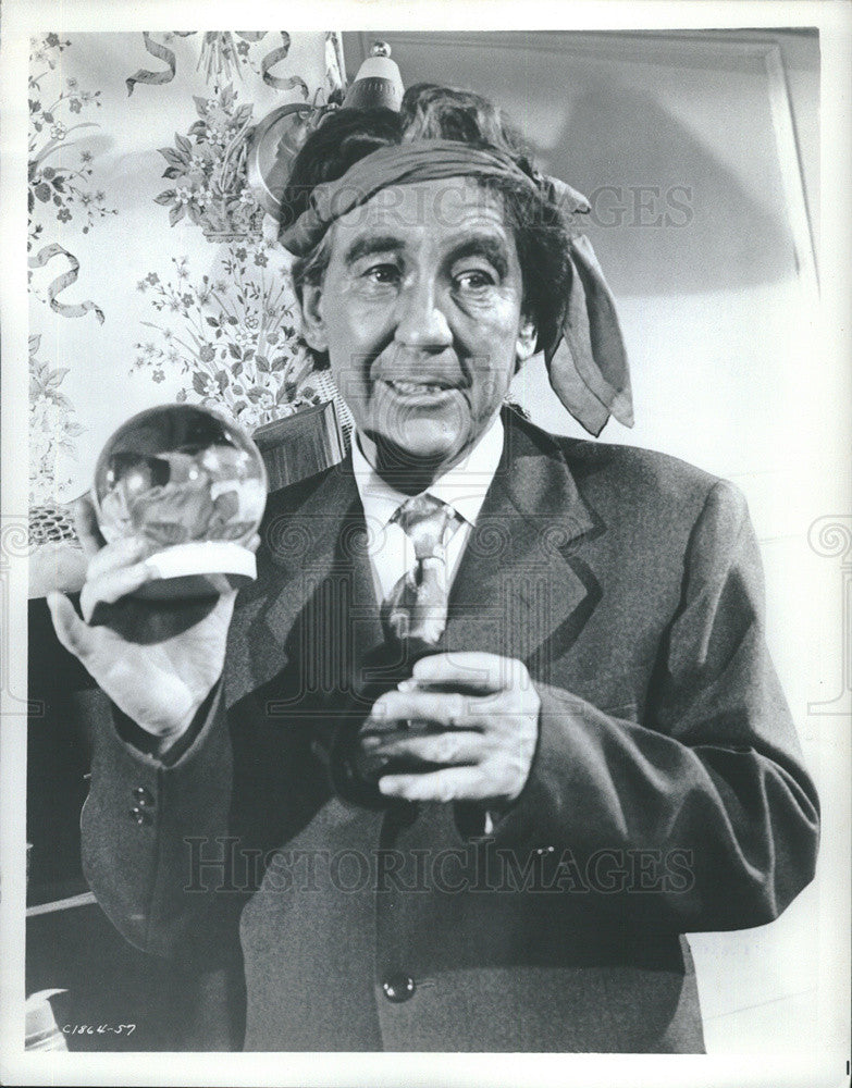 1968 Press Photo Actor Burgess Meredith Film Comedy &quot;Stay Away, Joe&quot; - Historic Images